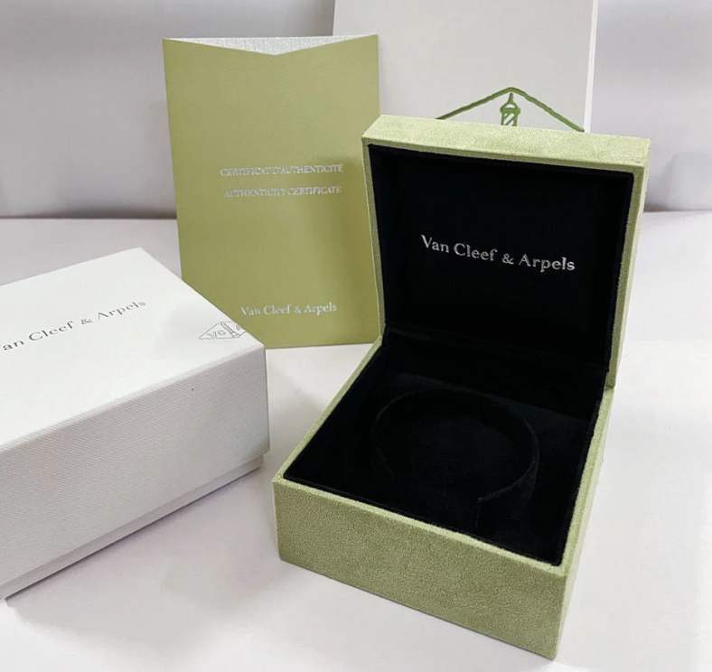 [Select]CLOVER 15MM LASER NECKLACE AND BOX
