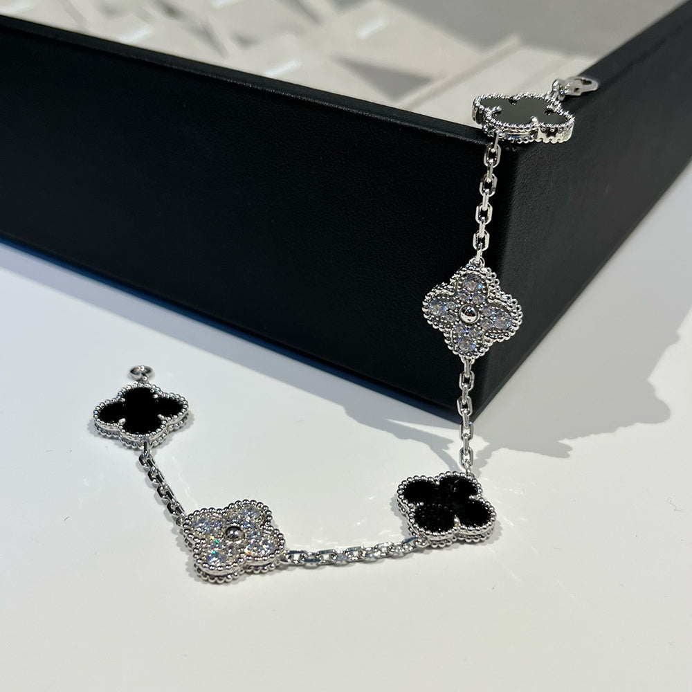 [Select] CLOVER 5 MOTIF ONYXS BRACELET COLLECTION