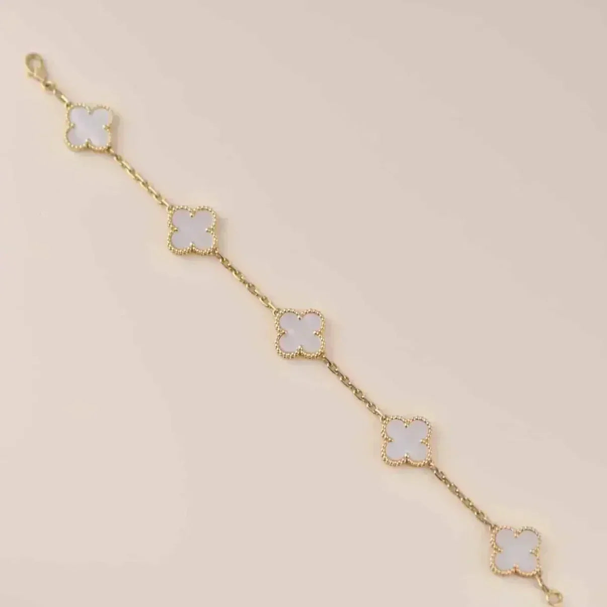 [Select]CLOVER WHITE PEARL MOP 5 MOTIF BRACELET COLLECTION