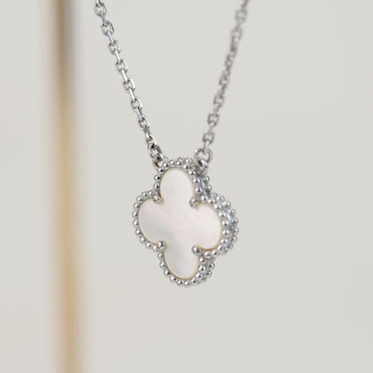 [Select]CLOVER  15MM WHITE MOTHER-OF-PEARL SILVER
