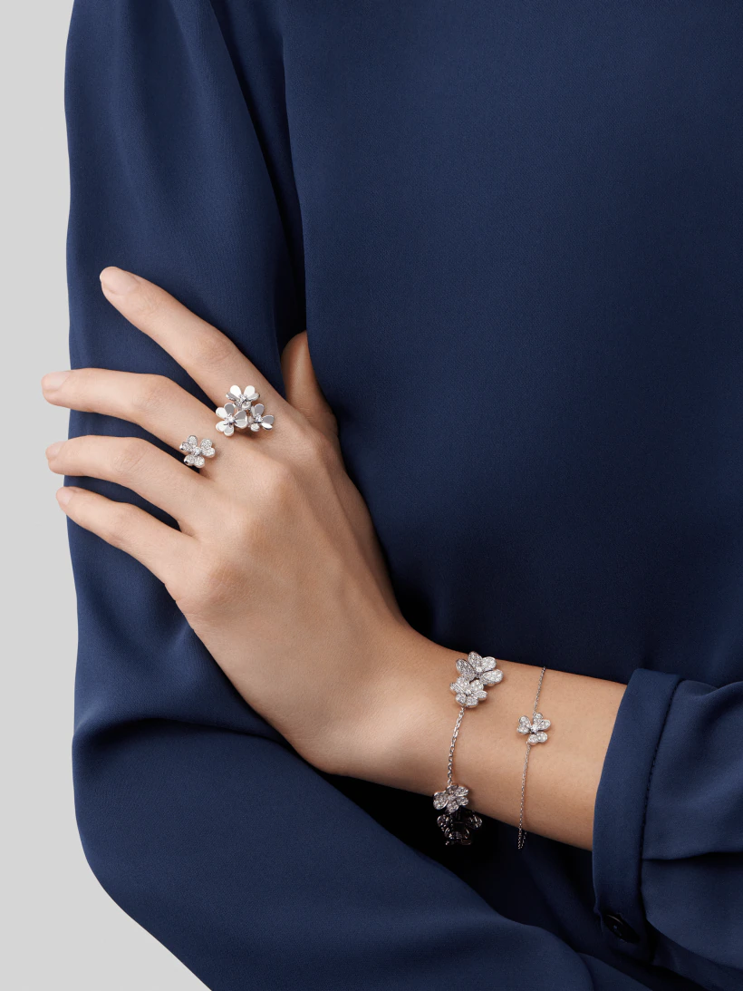 [Select]FRIVOLE SILVER FLOWER DIAMOND BRACELET