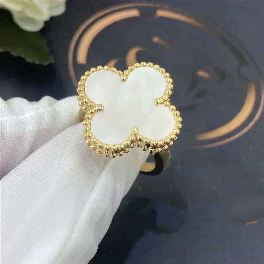 [Select]CLOVER WHITE MOP RING