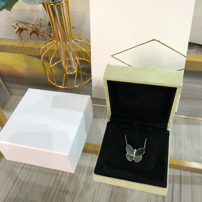 [Select]LARGE BUTTERFLY SILVER PENDANT DIAMOND NECKLACE