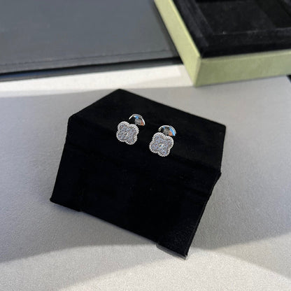 [Select]CLOVER MINI DIAMOND STUD EARRINGS
