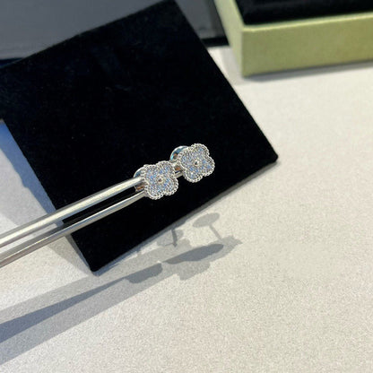 [Select]CLOVER MINI DIAMOND STUD EARRINGS