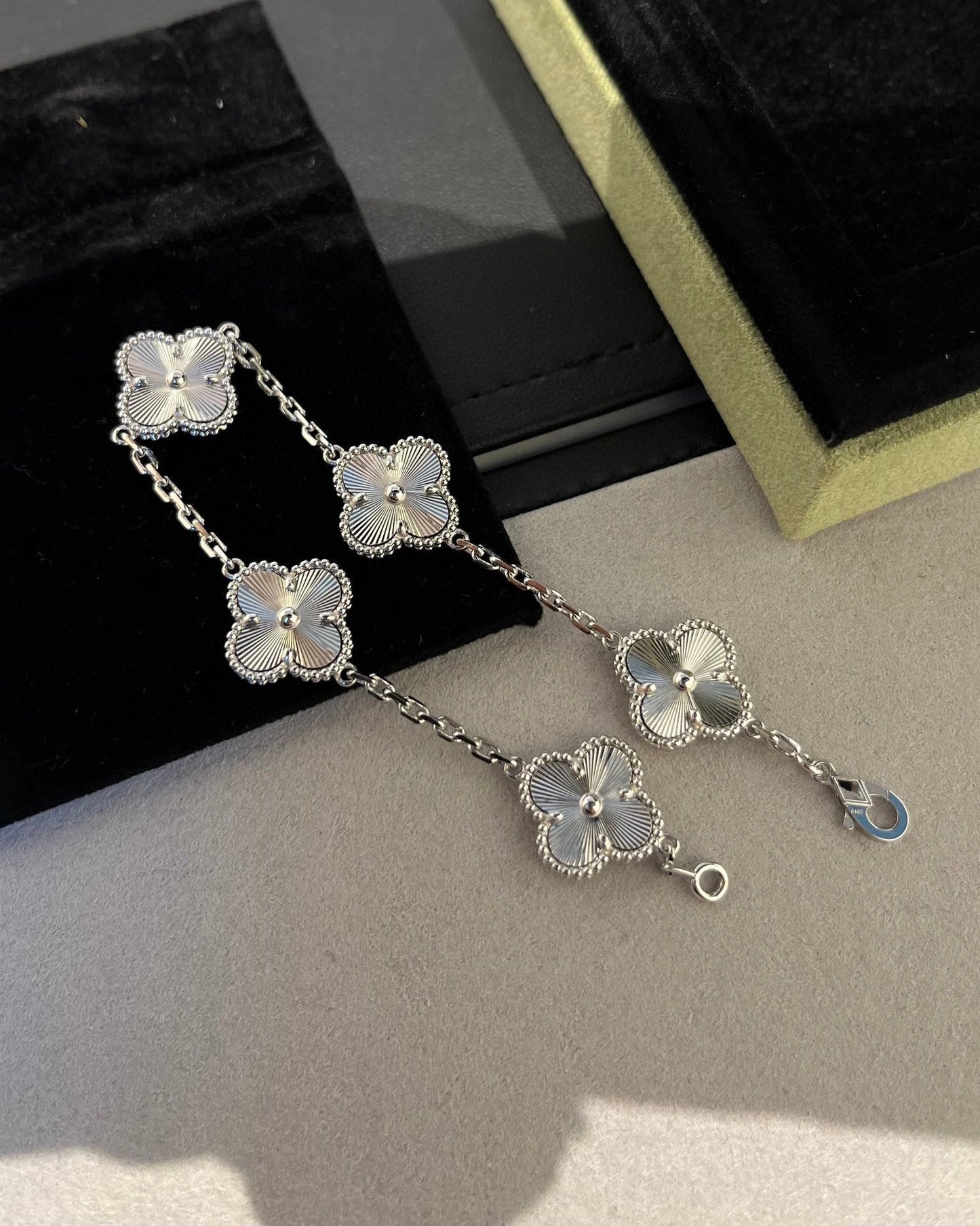 [Select] CLOVER 5 MOTIF LASER BRACELET COLLECTION